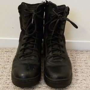 Magnum side zip boots